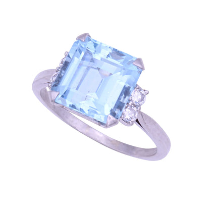 Vintage Aquamarine and Diamond Platinum Ring