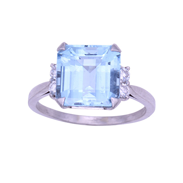 Vintage Aquamarine and Diamond Platinum Ring  Front