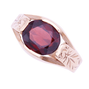 Late Victorian 10k Yellow Gold Oval-Cut Pyrope Garnet Ring