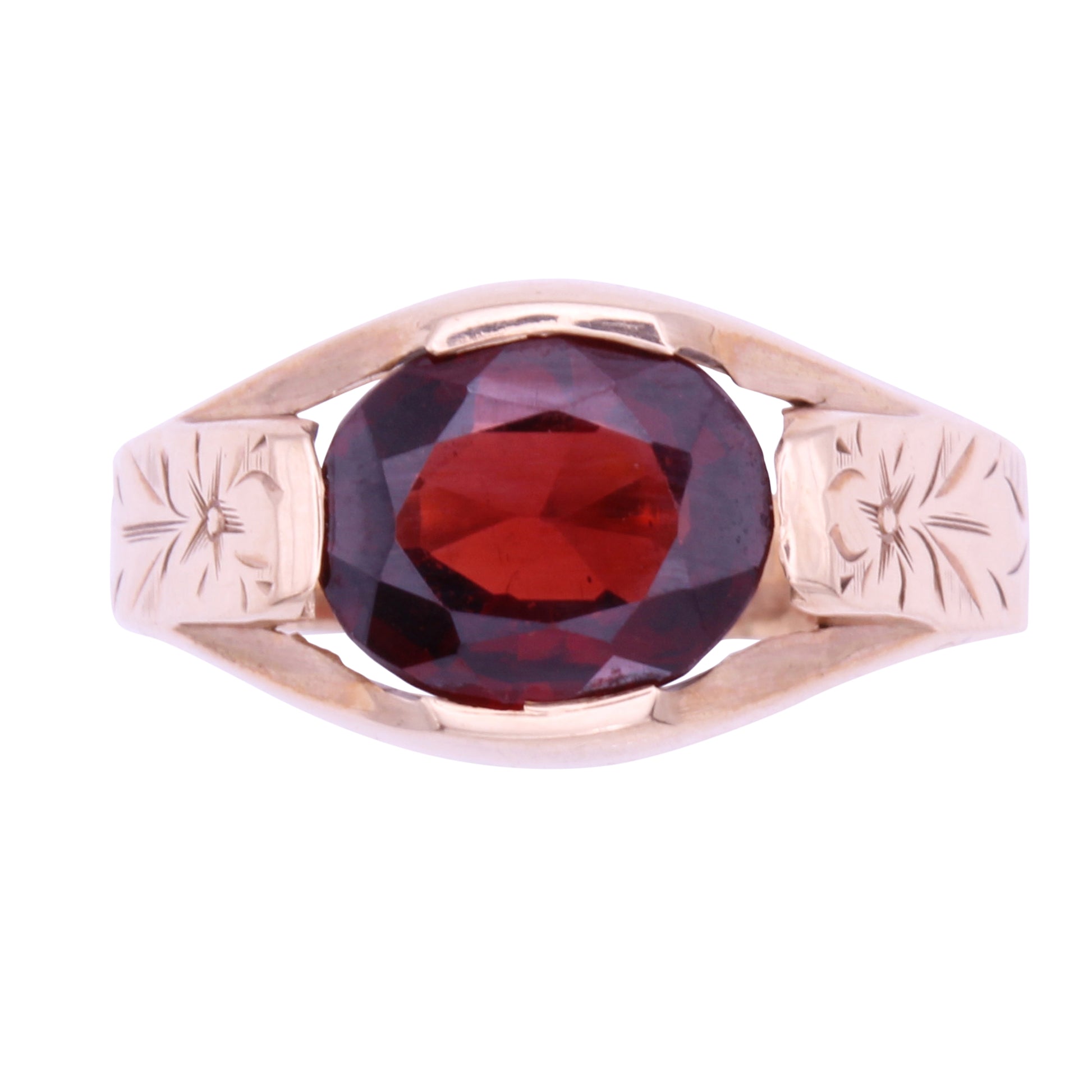 Late Victorian 10k Yellow Gold Oval-Cut Pyrope Garnet Ring Front