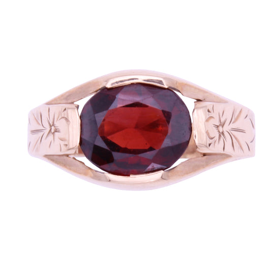 Late Victorian 10k Yellow Gold Oval-Cut Pyrope Garnet Ring Front